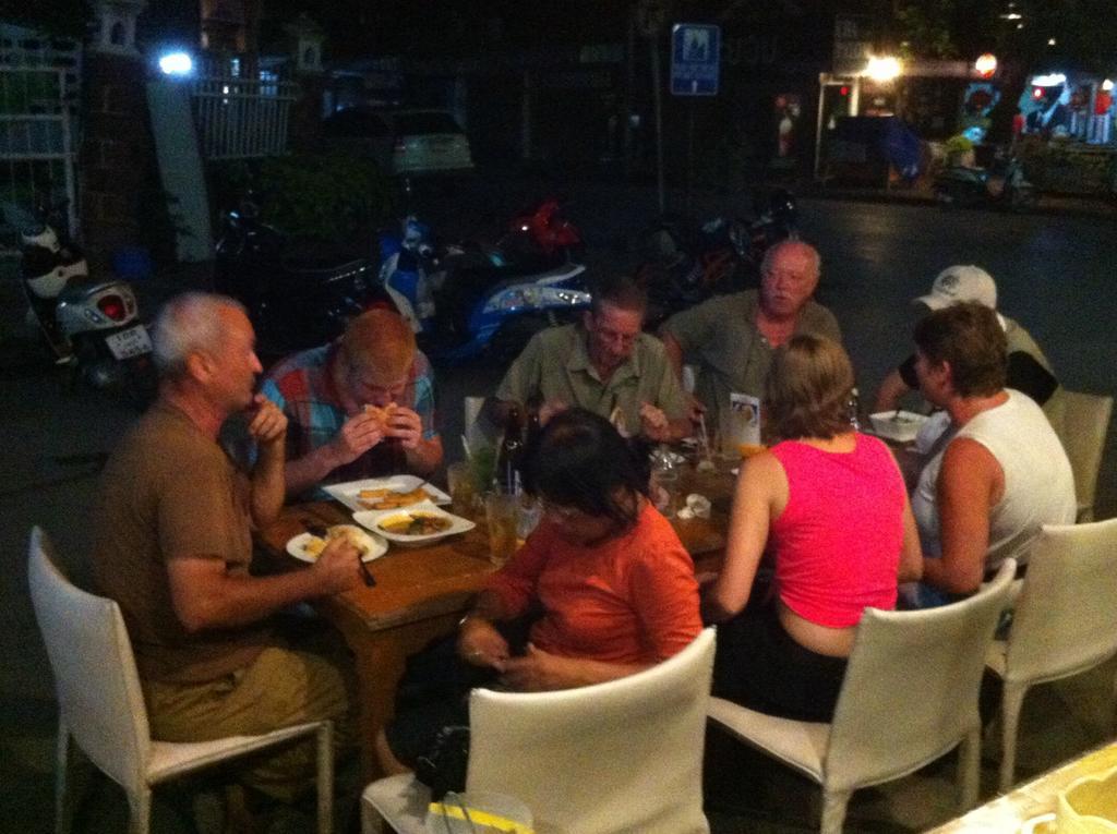 Noom Guesthouse Lop Buri Dış mekan fotoğraf