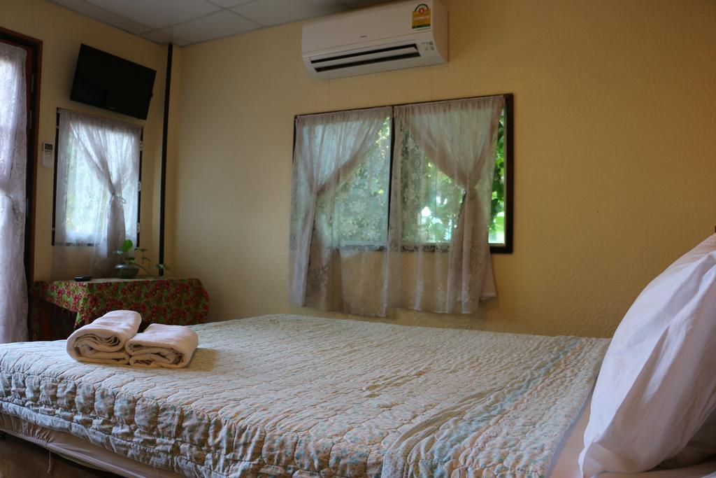 Noom Guesthouse Lop Buri Dış mekan fotoğraf