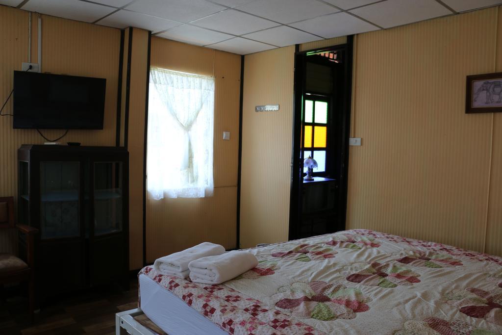 Noom Guesthouse Lop Buri Dış mekan fotoğraf