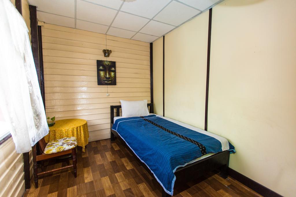 Noom Guesthouse Lop Buri Dış mekan fotoğraf