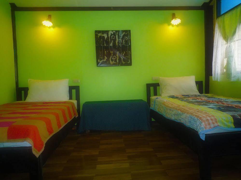 Noom Guesthouse Lop Buri Dış mekan fotoğraf